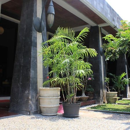 Puri Minggiran Guesthouse Yogya Yogyakarta Kültér fotó