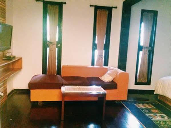 Puri Minggiran Guesthouse Yogya Yogyakarta Kültér fotó