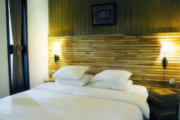 Puri Minggiran Guesthouse Yogya Yogyakarta Kültér fotó