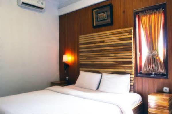 Puri Minggiran Guesthouse Yogya Yogyakarta Kültér fotó