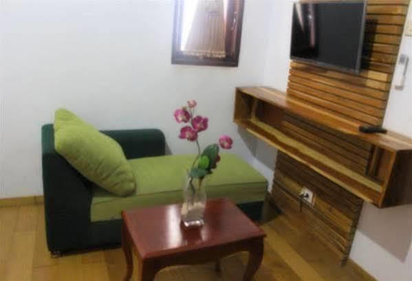 Puri Minggiran Guesthouse Yogya Yogyakarta Kültér fotó