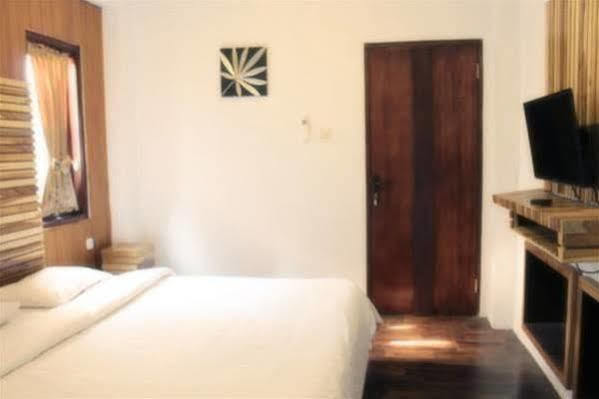 Puri Minggiran Guesthouse Yogya Yogyakarta Kültér fotó