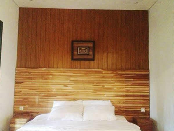 Puri Minggiran Guesthouse Yogya Yogyakarta Kültér fotó